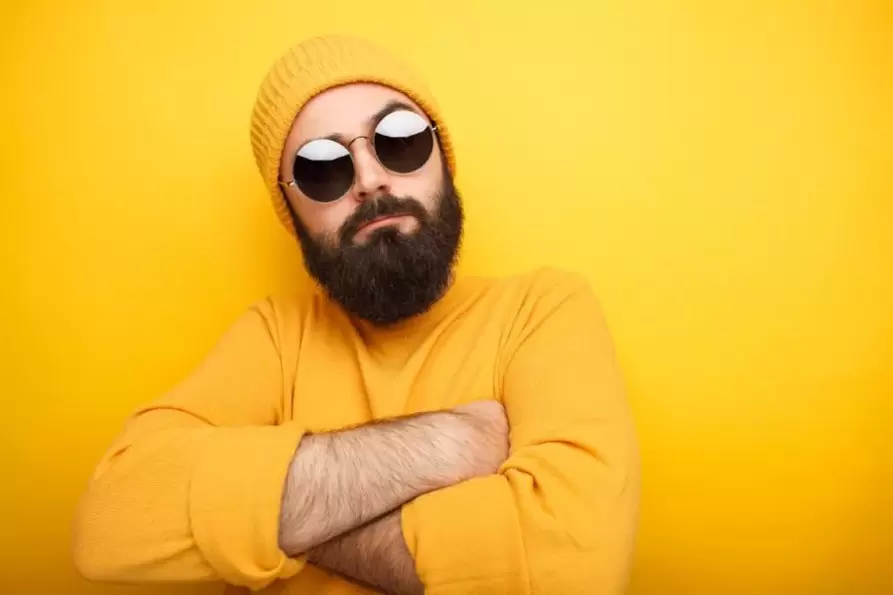 الرجل الوحشي الذي زاد من سمك قضيبه